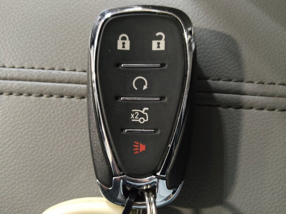Used 2020 Chevrolet Malibu LT FWD image 32