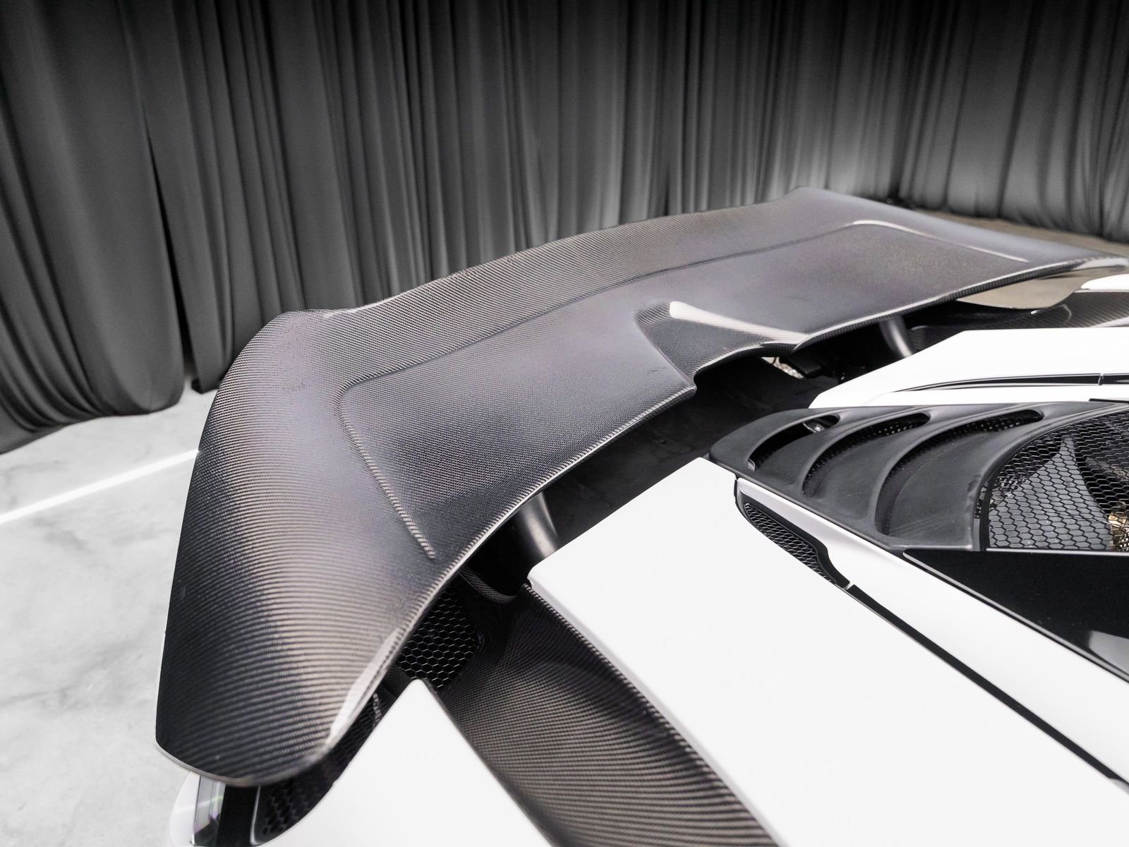 Used 2021 McLaren 720S Luxury RWD image 3