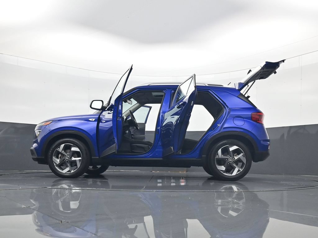 Certified 2024 Hyundai Venue SEL FWD image 35