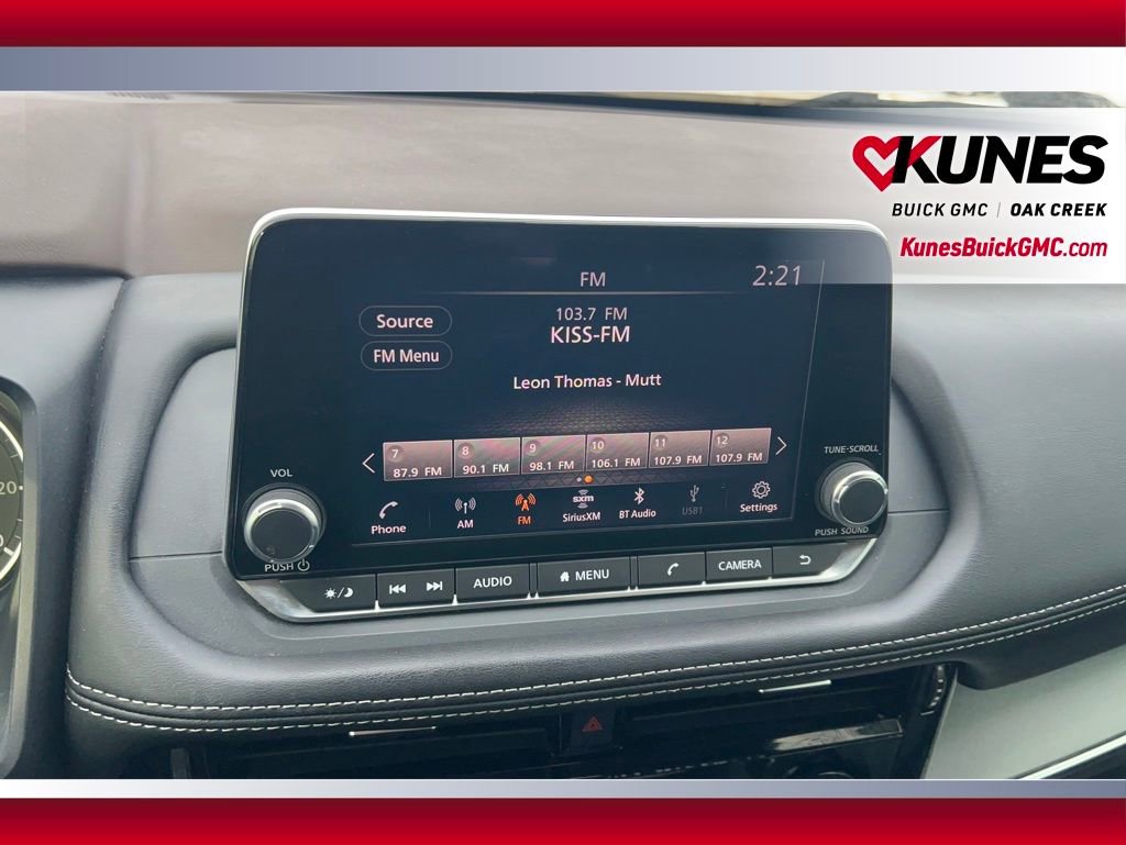 Used 2022 Nissan Rogue SV image 16