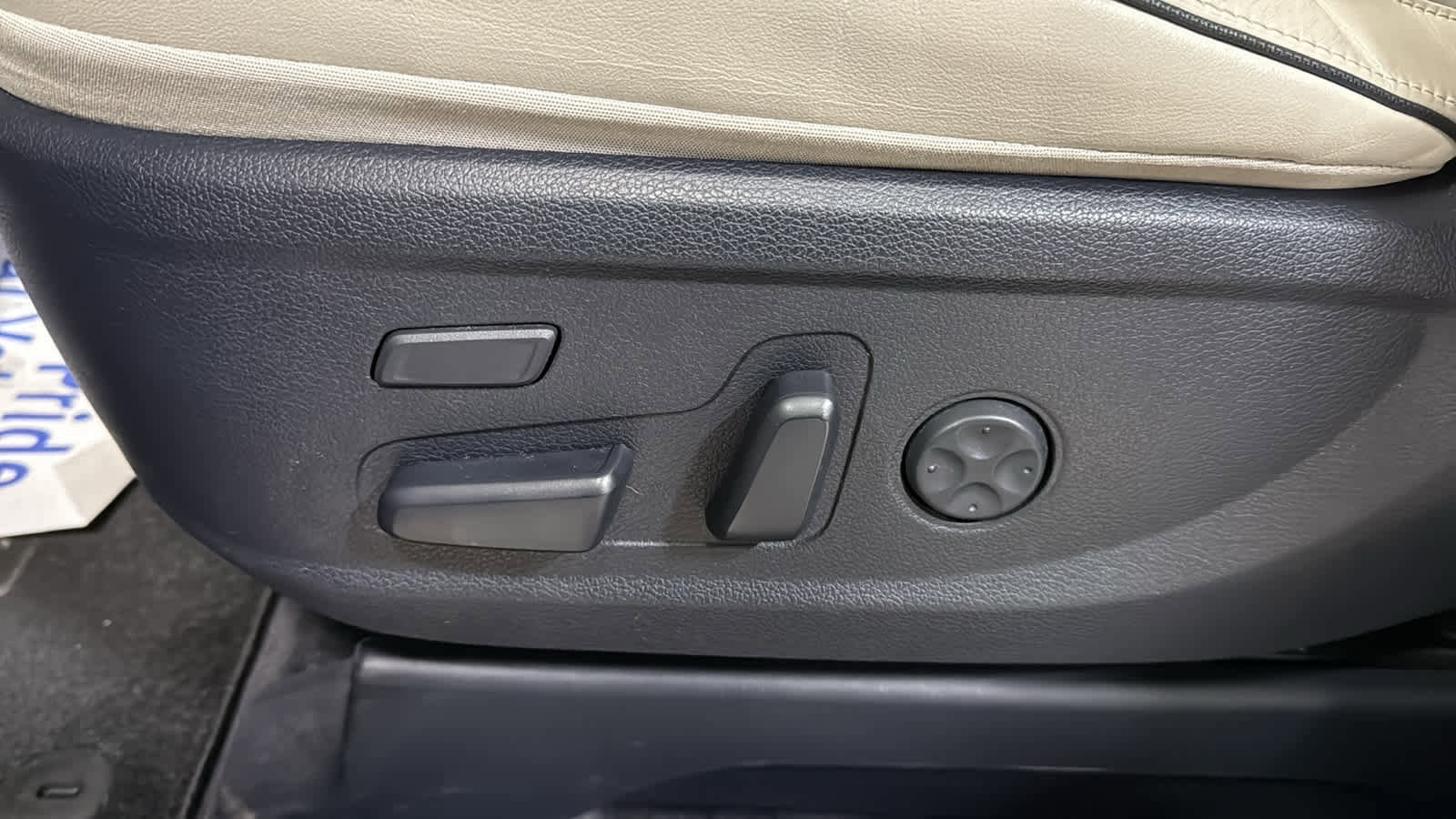 Used 2021 Hyundai Palisade Calligraphy image 13