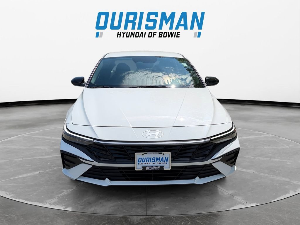 Used 2025 Hyundai Elantra Sport FWD image 8