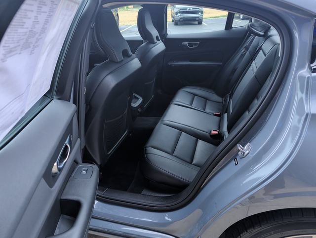Used 2022 Volvo S60 B5 Momentum AWD/4WD image 24