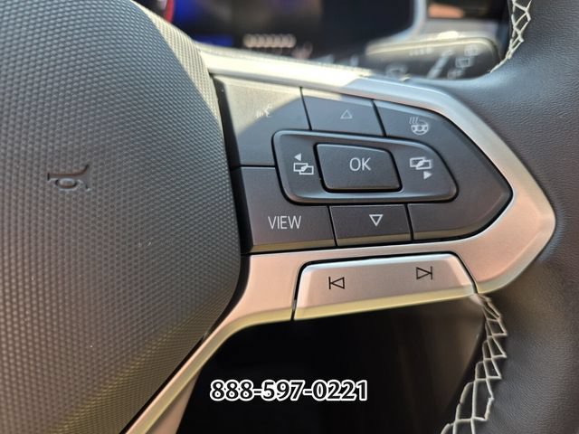 Certified 2025 Volkswagen Taos SE FWD image 28