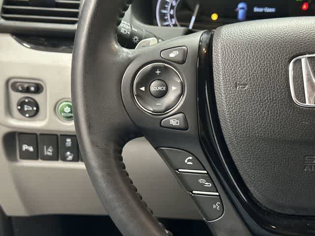 Used 2018 Honda Pilot Touring image 17