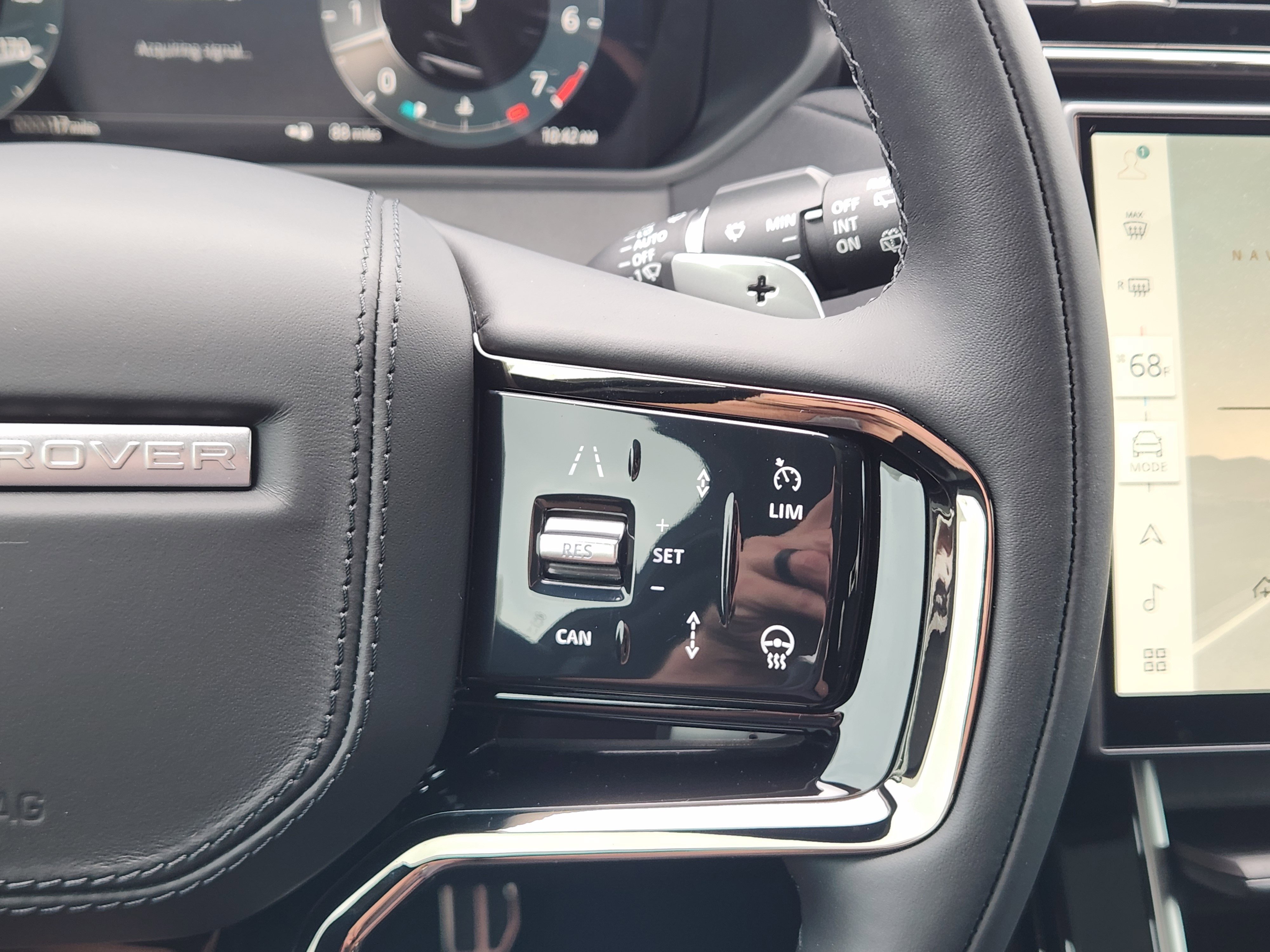 New 2026 Land Rover Range Rover Velar Dynamic SE image 29