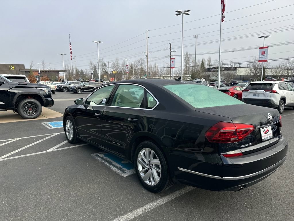 Used 2018 Volkswagen Passat 2.0T SE w/ SE Lighting Package image 5