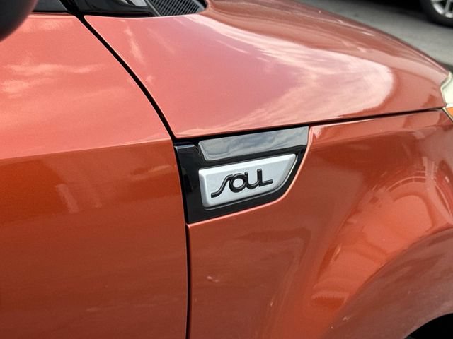 Used 2018 Kia Soul + FWD image 9
