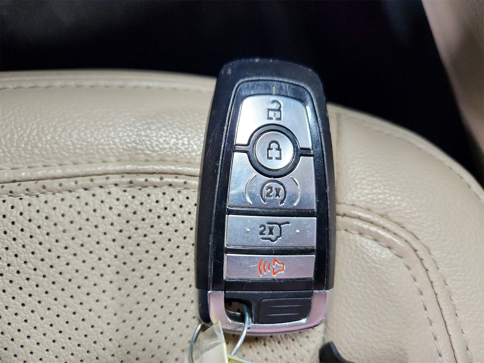 Used 2024 Ford Expedition Limited image 34