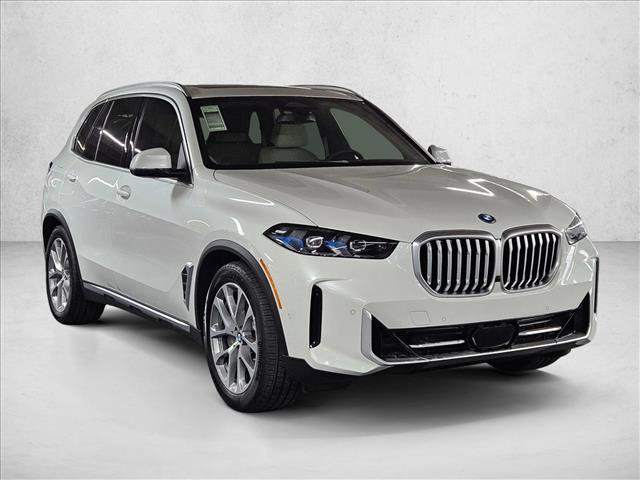 New 2026 BMW X5 xDrive50e w/ Executive Package image 3