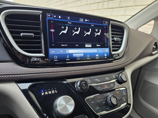 Used 2021 Chrysler Pacifica Touring image 47