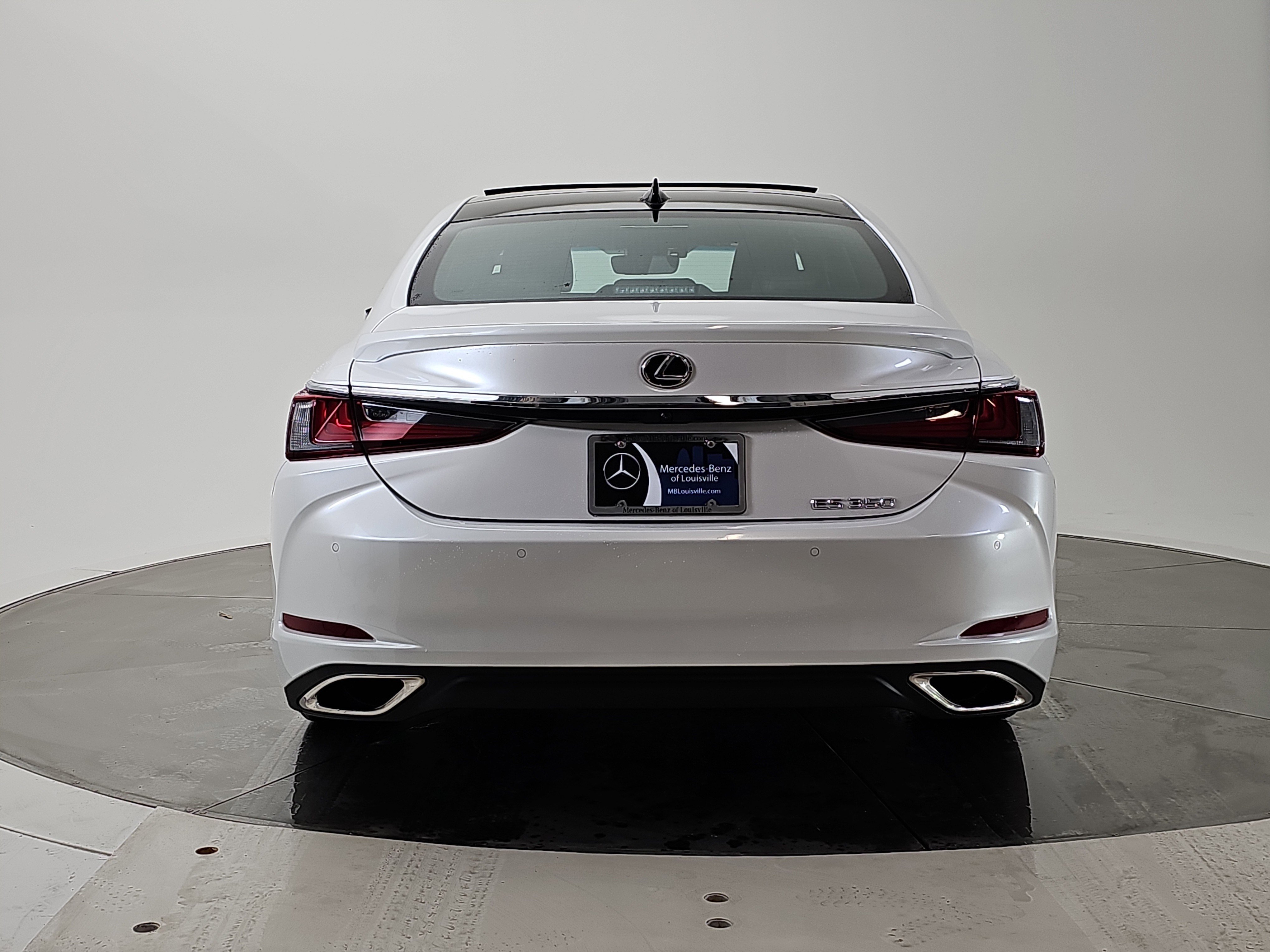 Used 2024 Lexus ES 350 Ultra Luxury w/ Accessory Package (Z1) image 4