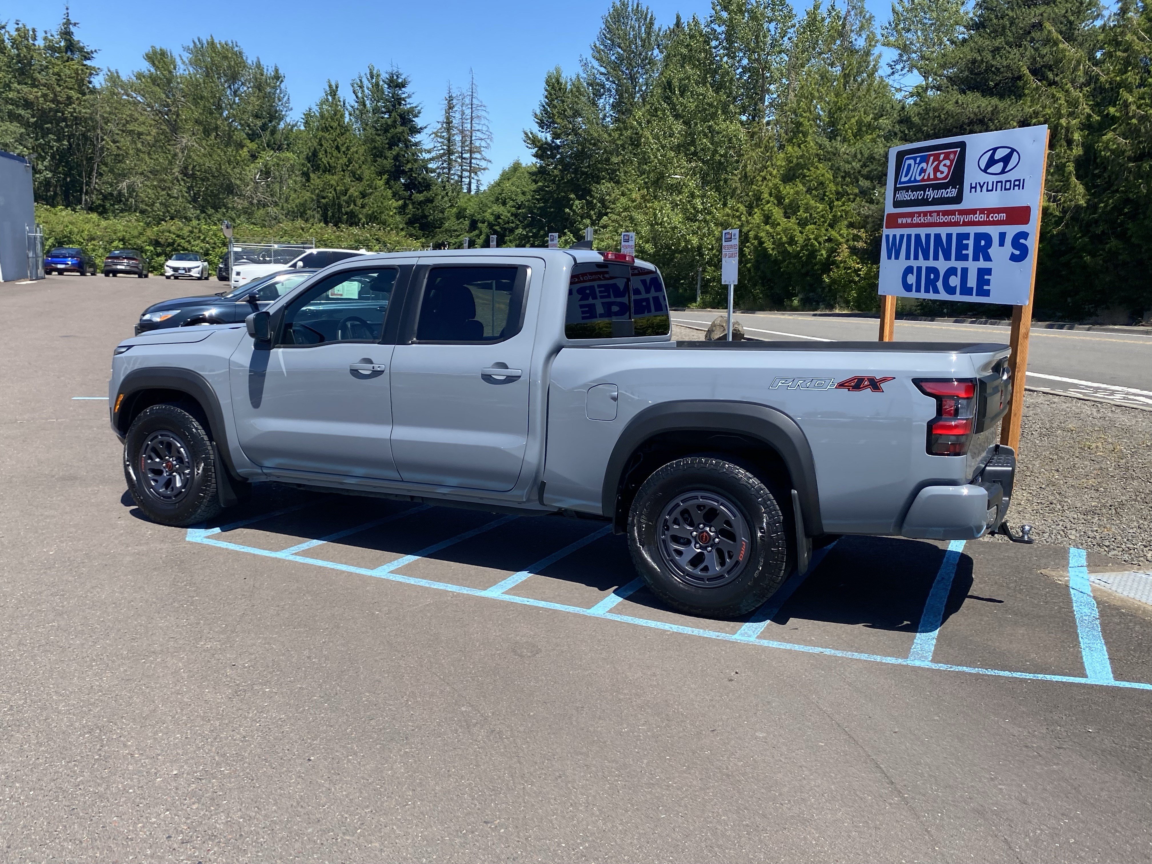 Used 2025 Nissan Frontier PRO-4X AWD/4WD image 3