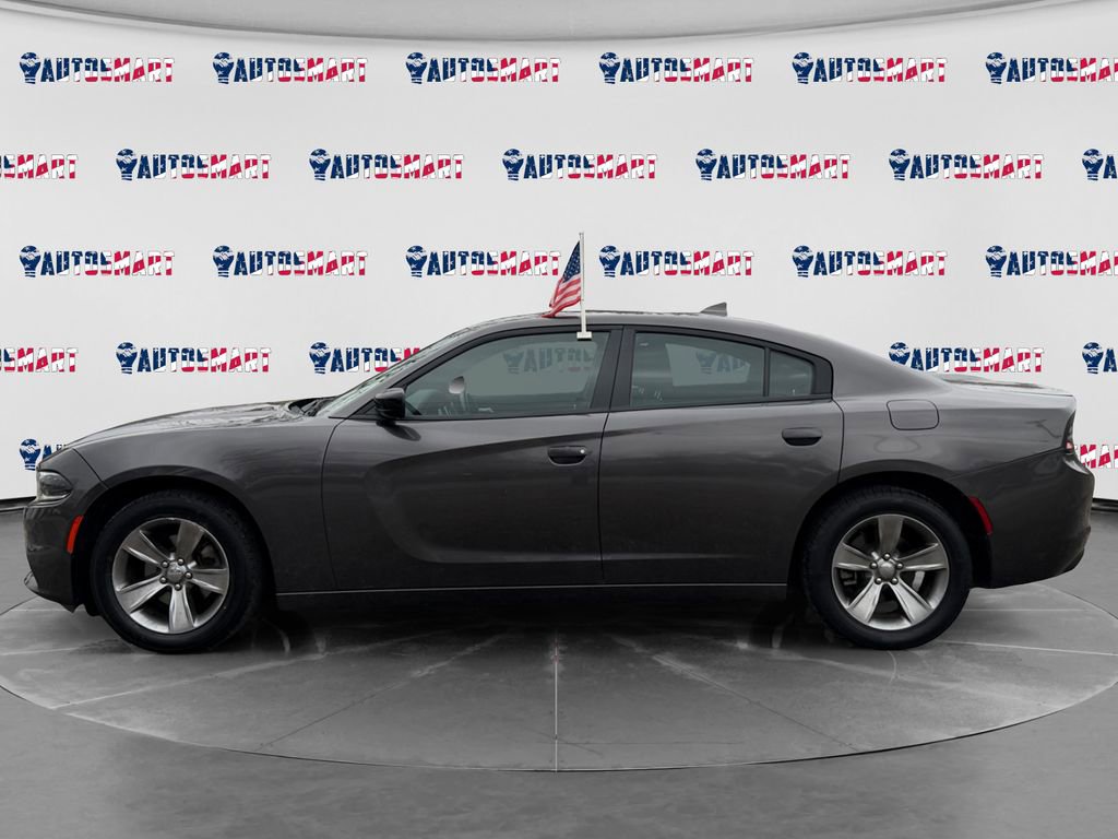 Used 2023 Dodge Charger SXT image 2