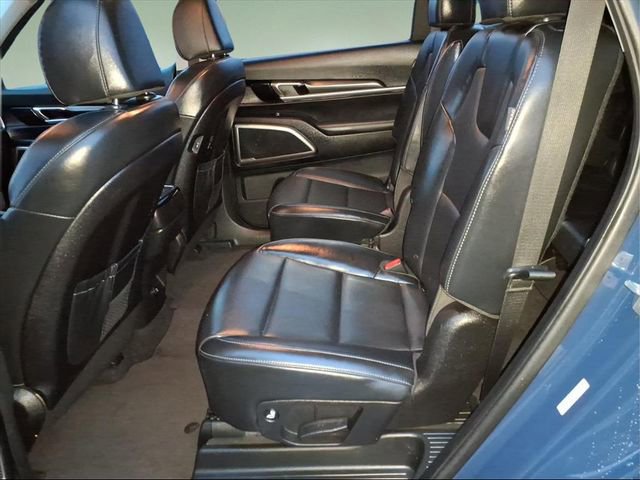 Used 2023 Kia Telluride S image 12