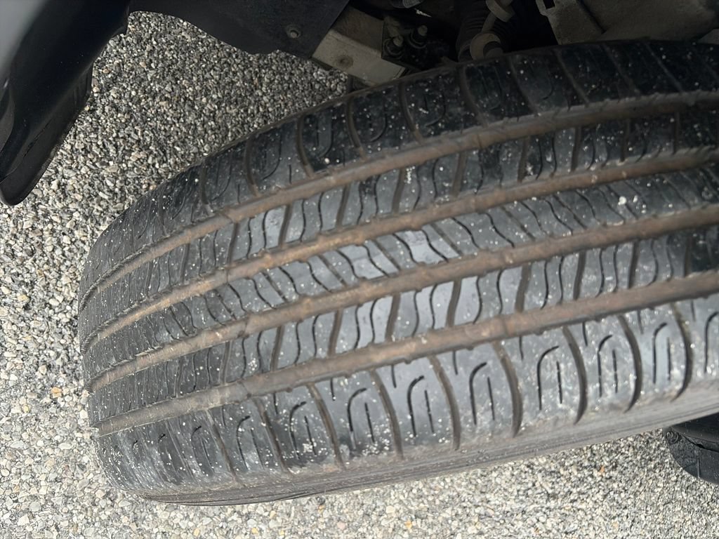 Used 2019 Jeep Cherokee Latitude Plus AWD/4WD image 27