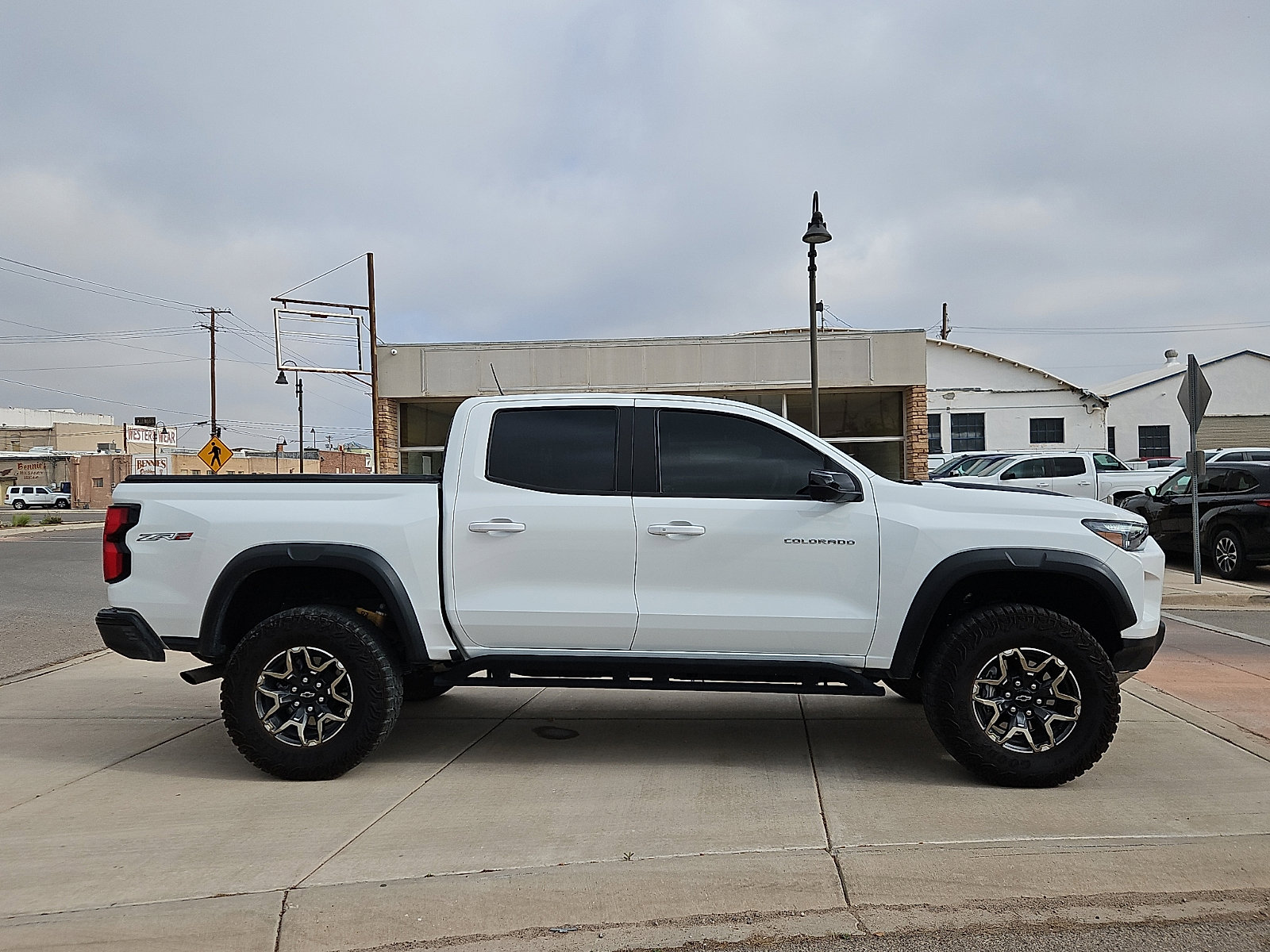 Used 2024 Chevrolet Colorado ZR2 w/ ZR2 Convenience Package III AWD/4WD image 5
