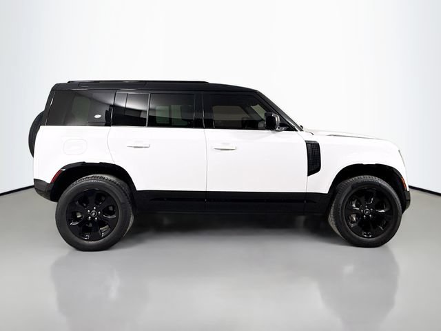Certified 2022 Land Rover Defender 110 X-Dynamic HSE AWD/4WD image 4