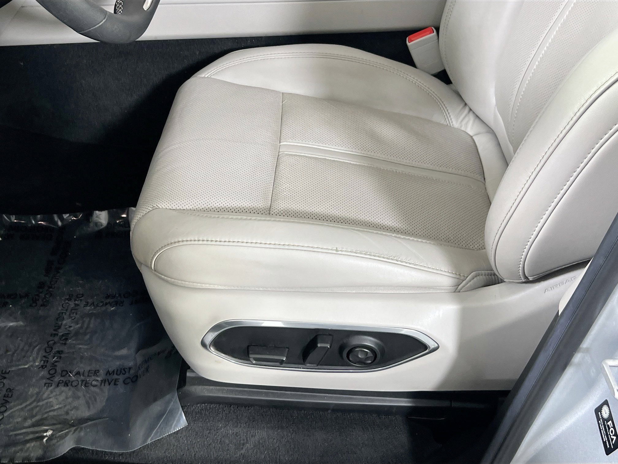 Used 2022 Jeep Wagoneer Series III w/ Flexible Seating Group image 19