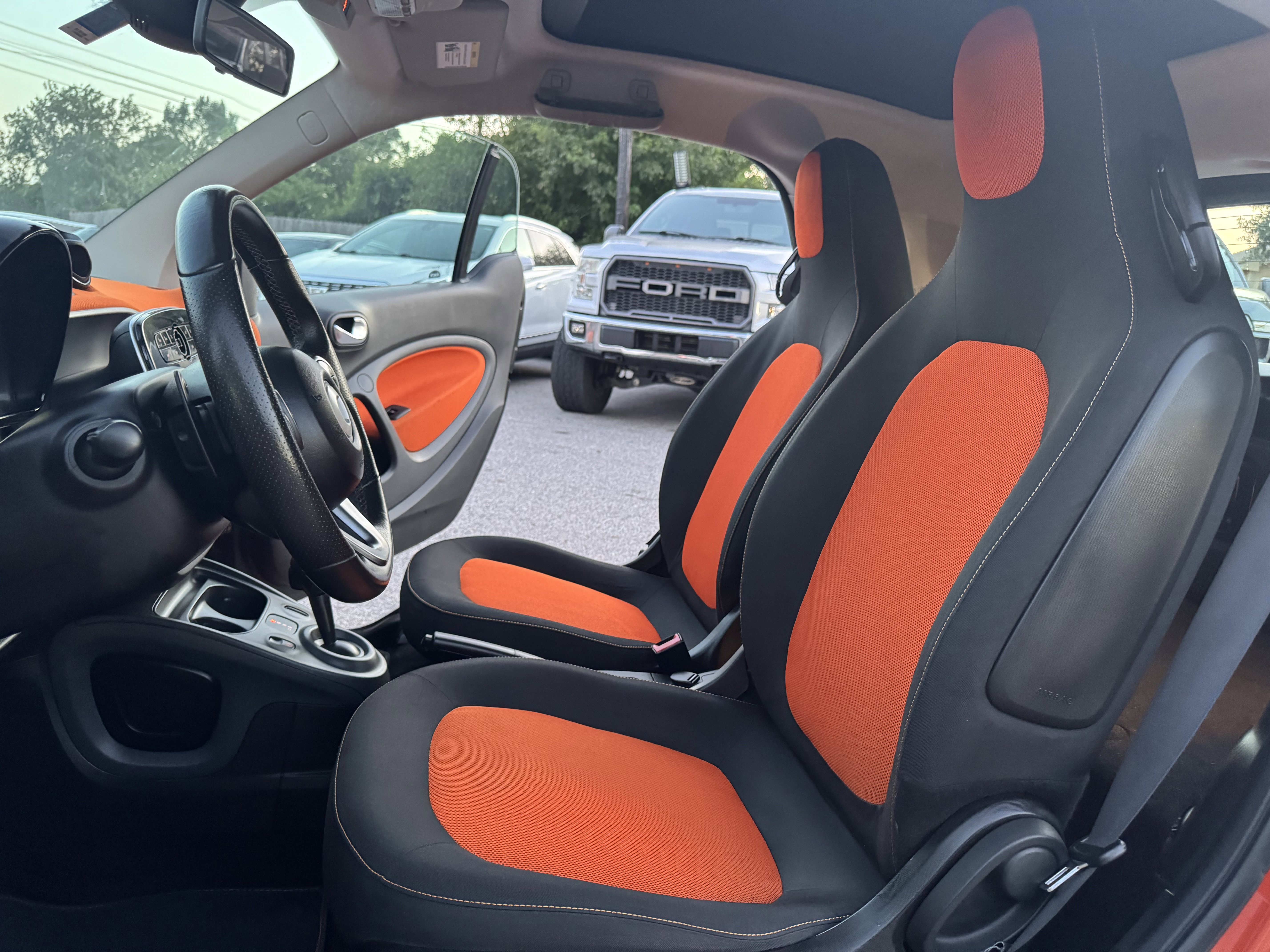 Used 2016 smart fortwo passion image 22