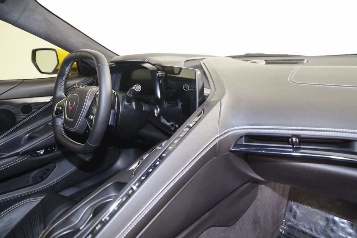Used 2025 Chevrolet Corvette Stingray Premium Cpe w/ Stealth Interior Trim Package image 66