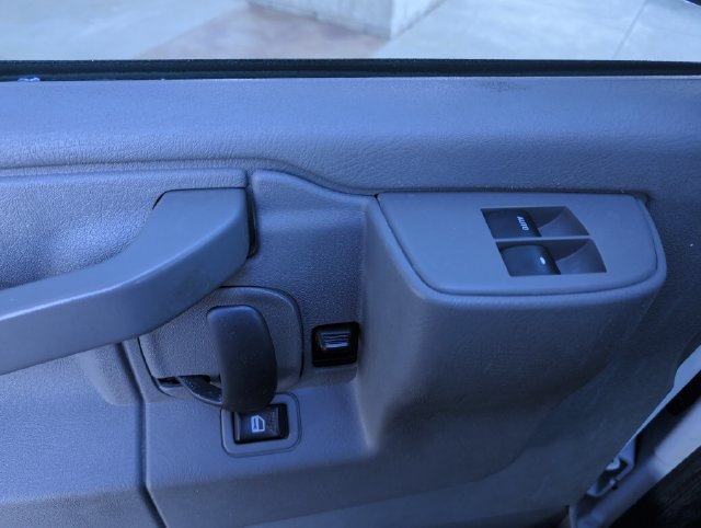 Used 2016 Chevrolet Express 2500 RWD image 12