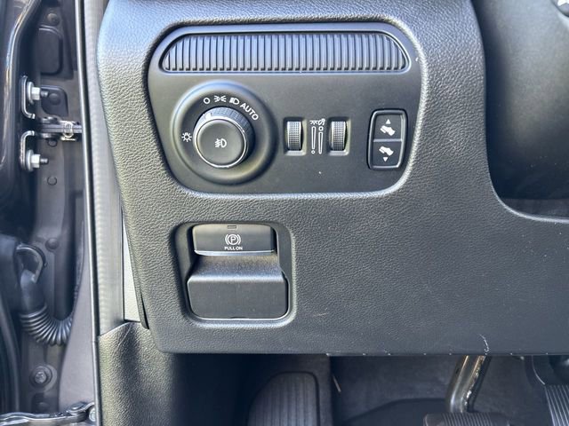 Used 2022 Jeep Wagoneer Series III w/ Premium Group I AWD/4WD image 17