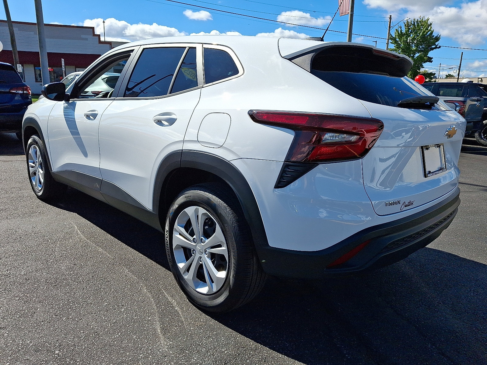 Used 2025 Chevrolet Trax LS image 3