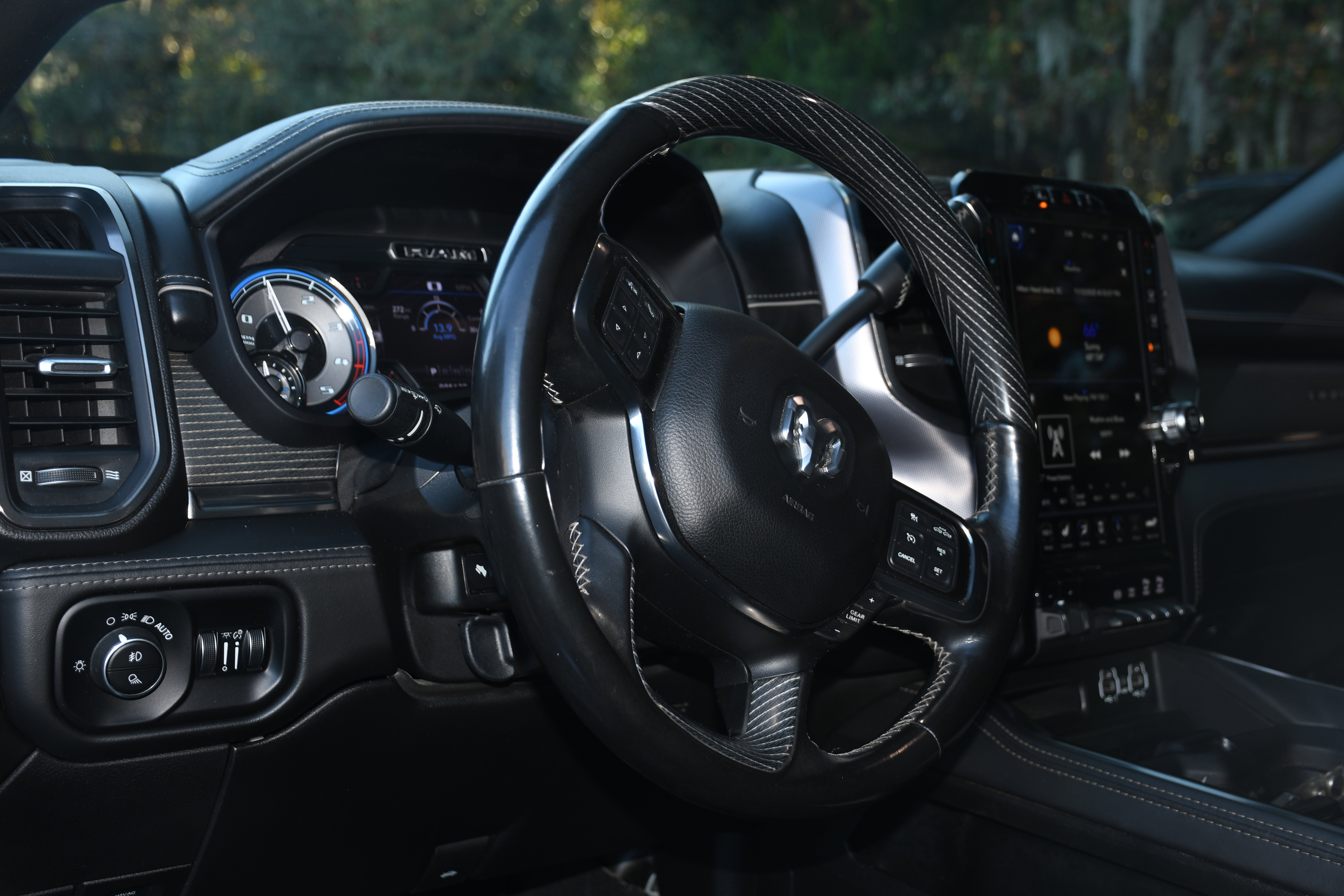 Used 2021 RAM 2500 Limited image 8