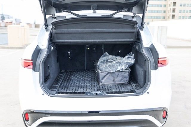 Used 2024 Jaguar F-PACE R-Dynamic S image 28