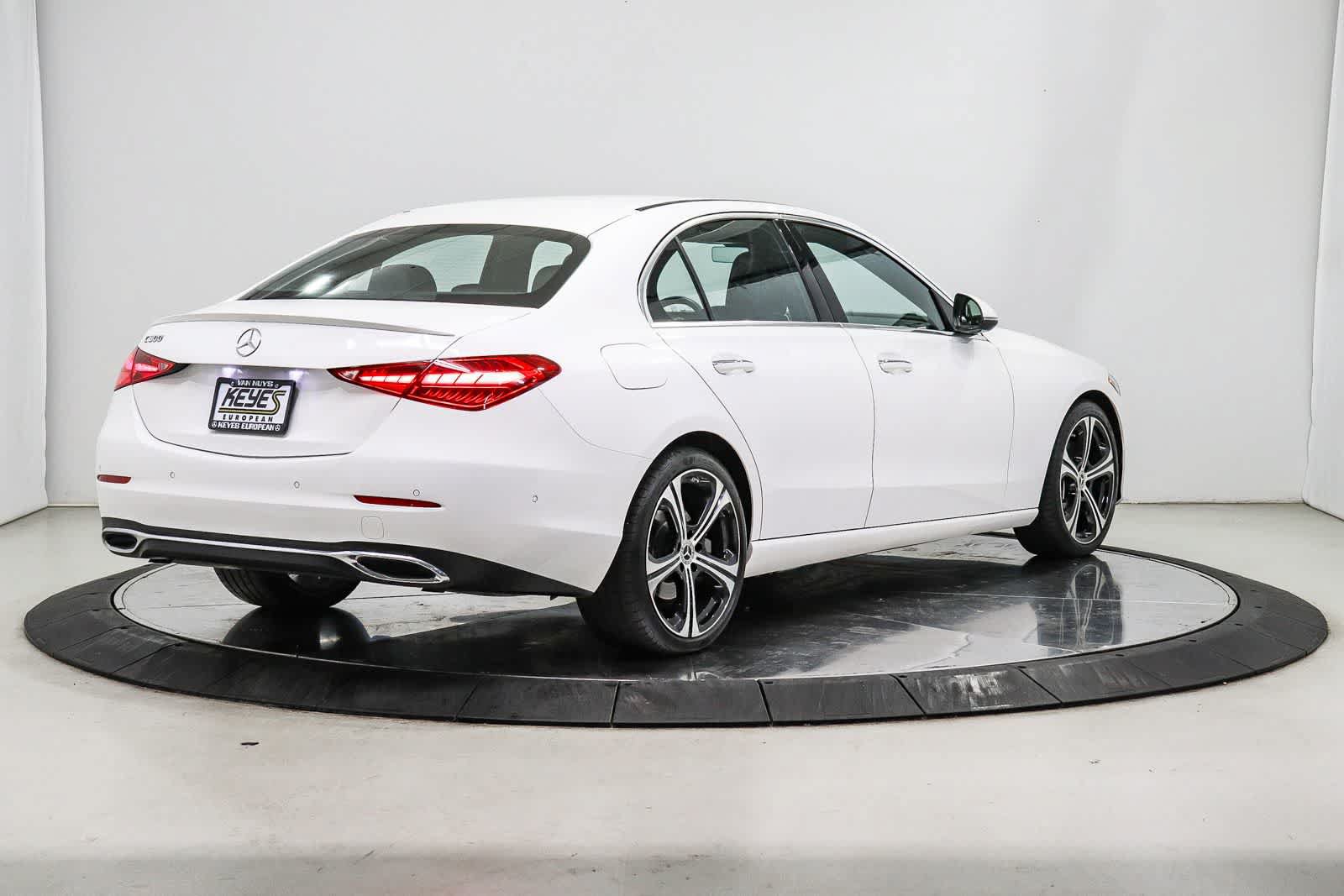 Used 2024 Mercedes-Benz C 300 Sedan image 4