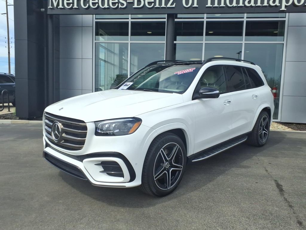 Used 2025 Mercedes-Benz GLS 450 4MATIC image 2
