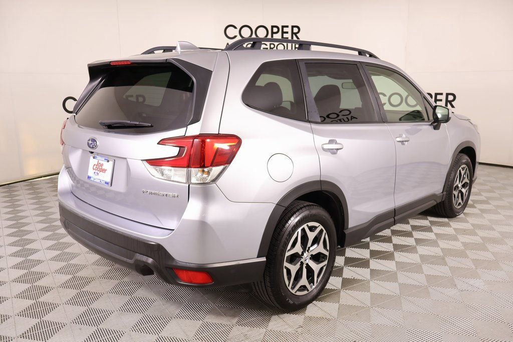 Used 2022 Subaru Forester Premium image 21