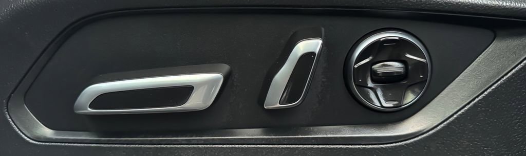 Used 2023 Acura MDX SH-AWD w/ Advance Package image 30