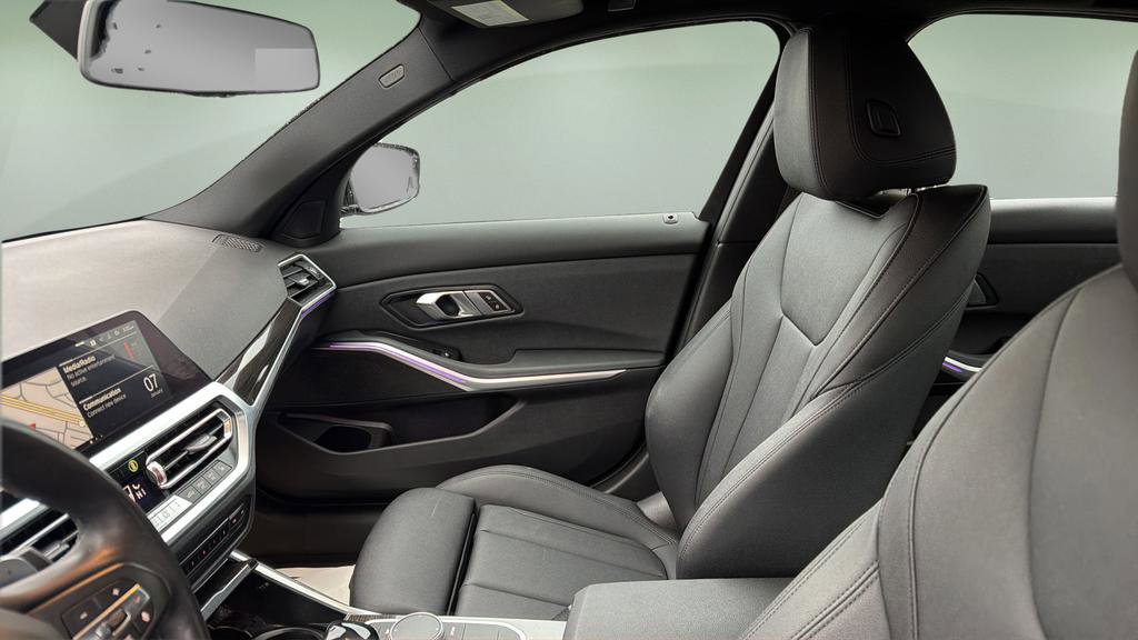 Used 2020 BMW 330i xDrive Sedan w/ Driving Assistance Package image 13