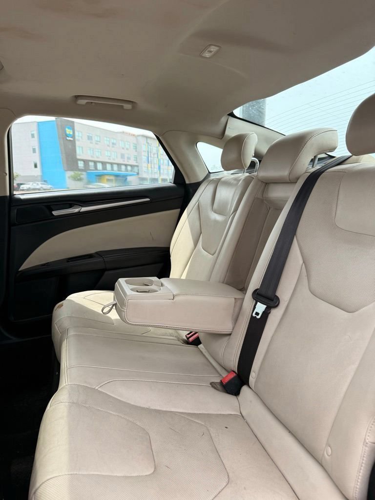 Used 2018 Ford Fusion Titanium AWD/4WD image 22