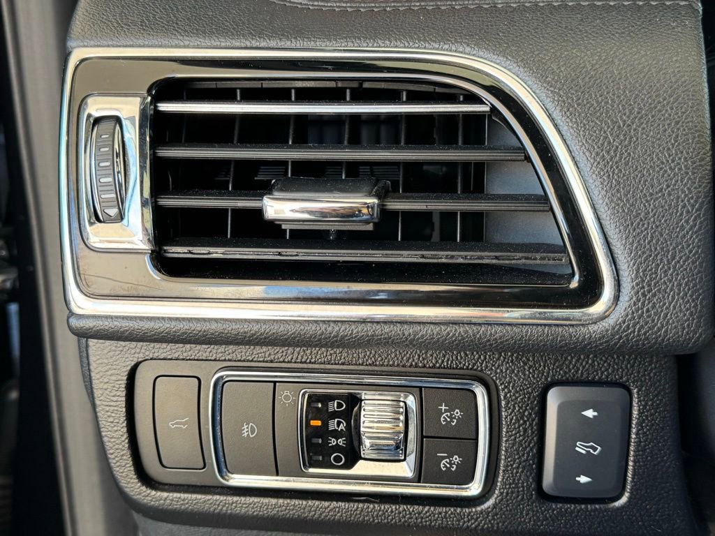 Used 2023 Lincoln Navigator L Reserve image 40