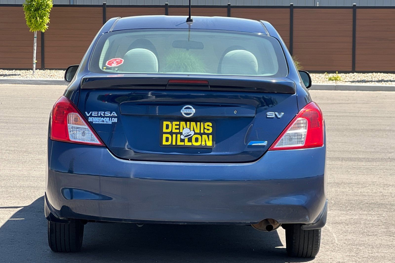 Used 2014 Nissan Versa SV FWD image 5