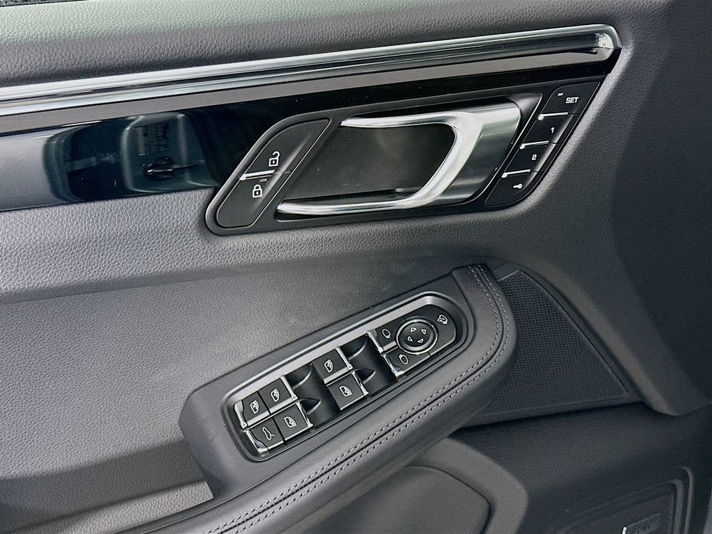 Certified 2026 Porsche Macan AWD/4WD image 20