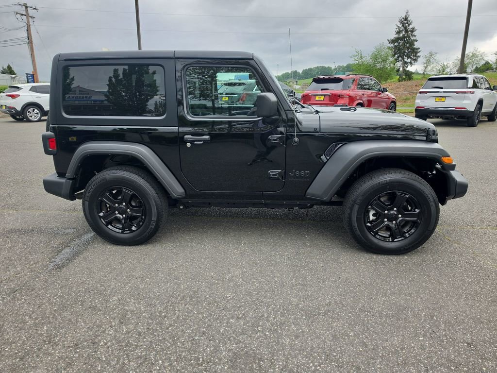 Used 2022 Jeep Wrangler Sport AWD/4WD image 7