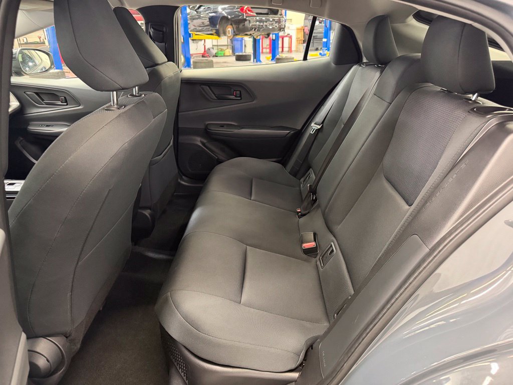 Used 2025 Toyota Prius LE FWD image 13