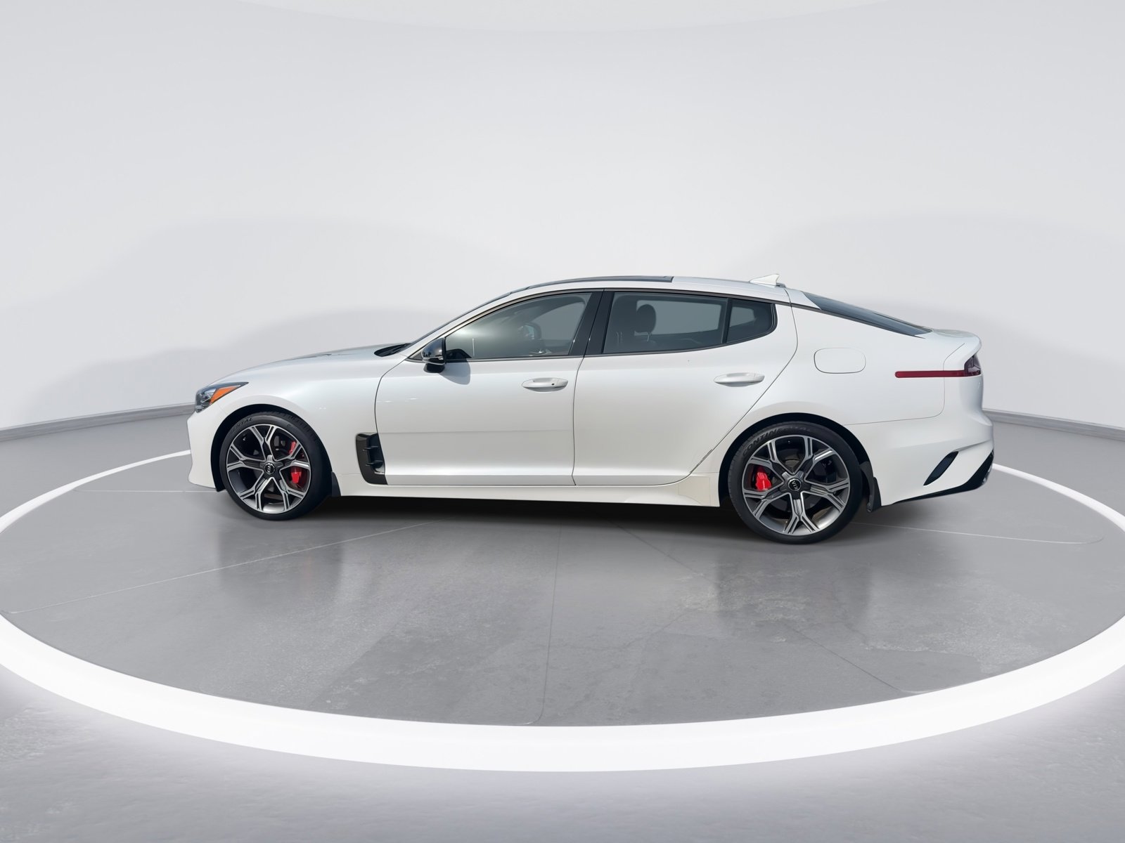 Used 2018 Kia Stinger GT1 image 6