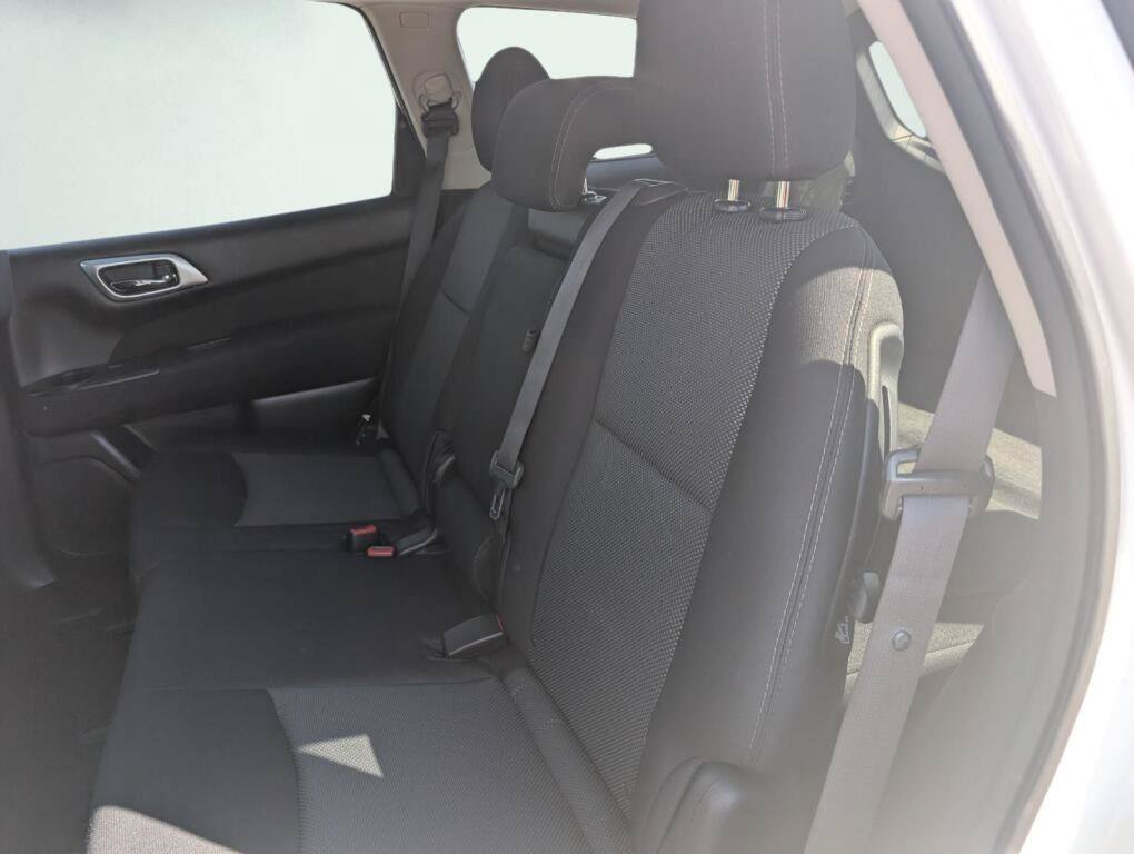Used 2017 Nissan Pathfinder SV w/ SV Tech Package AWD/4WD image 13