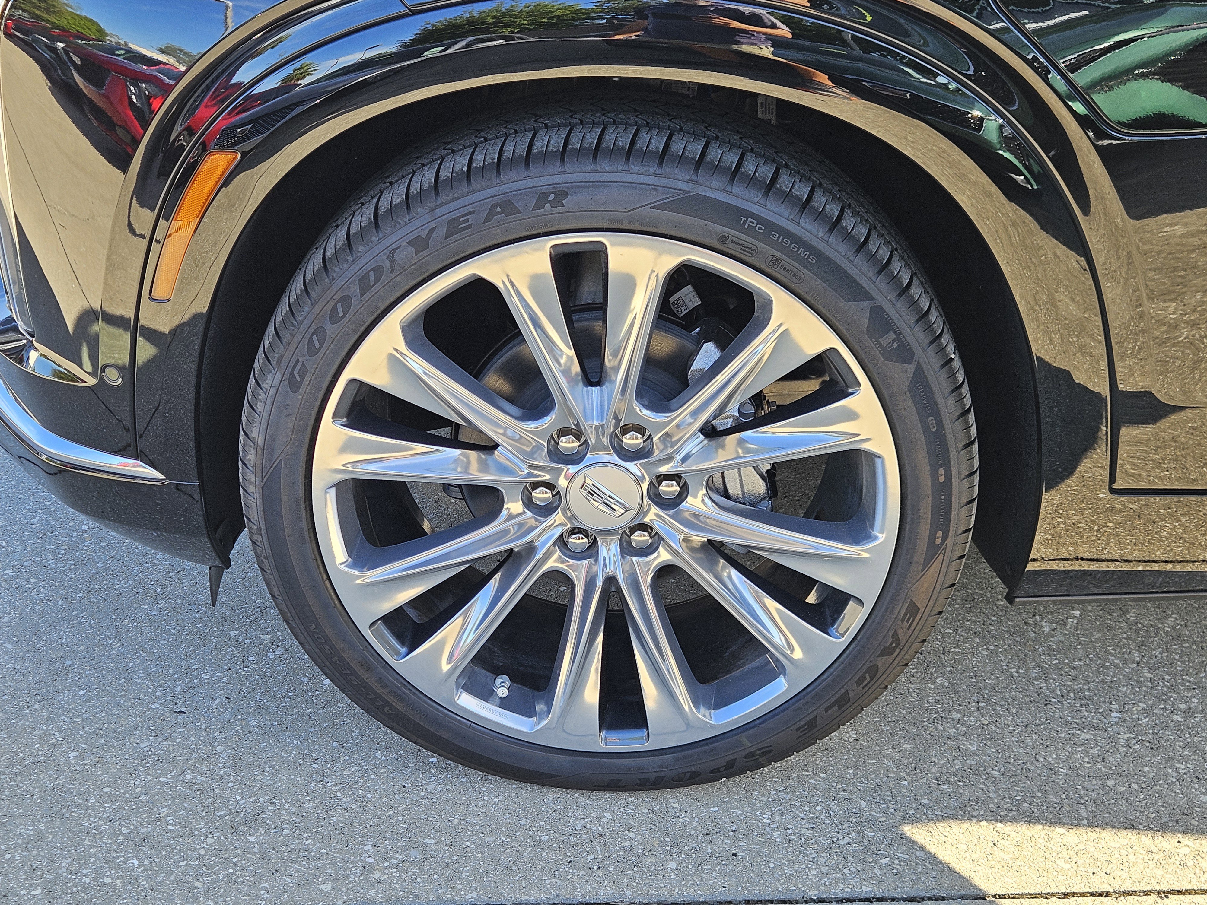 New 2026 Cadillac Vistiq Premium Luxury w/ LPO, Floor Liner Package image 36