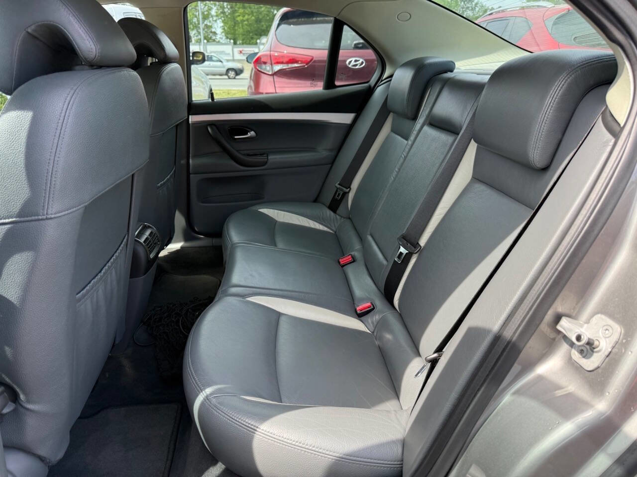 Used 2005 Saab 9-3 Aero image 10