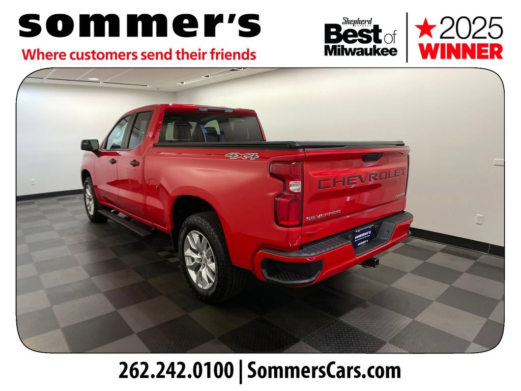 Used 2019 Chevrolet Silverado 1500 Custom w/ Custom Value Package AWD/4WD image 3