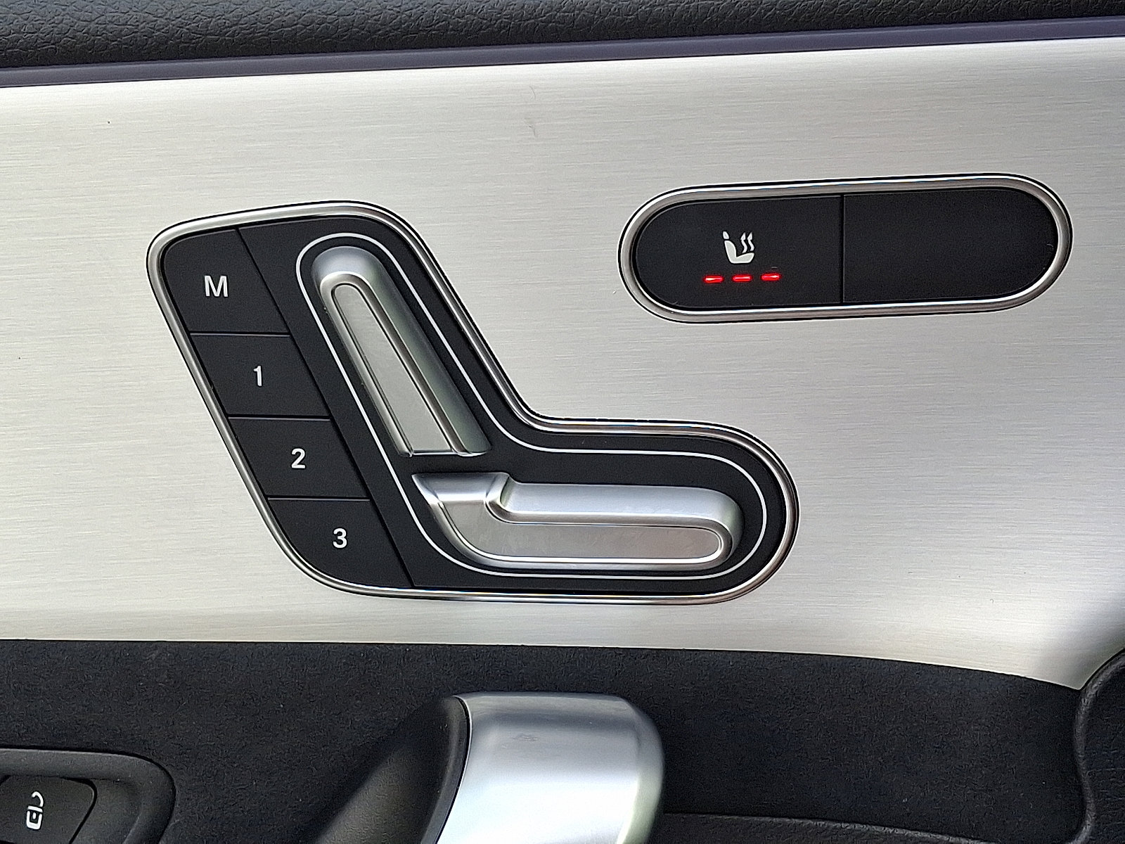 Certified 2025 Mercedes-Benz CLA 250 4MATIC image 25