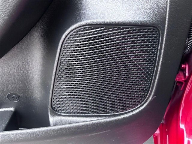 Used 2025 Chrysler Pacifica Select image 14