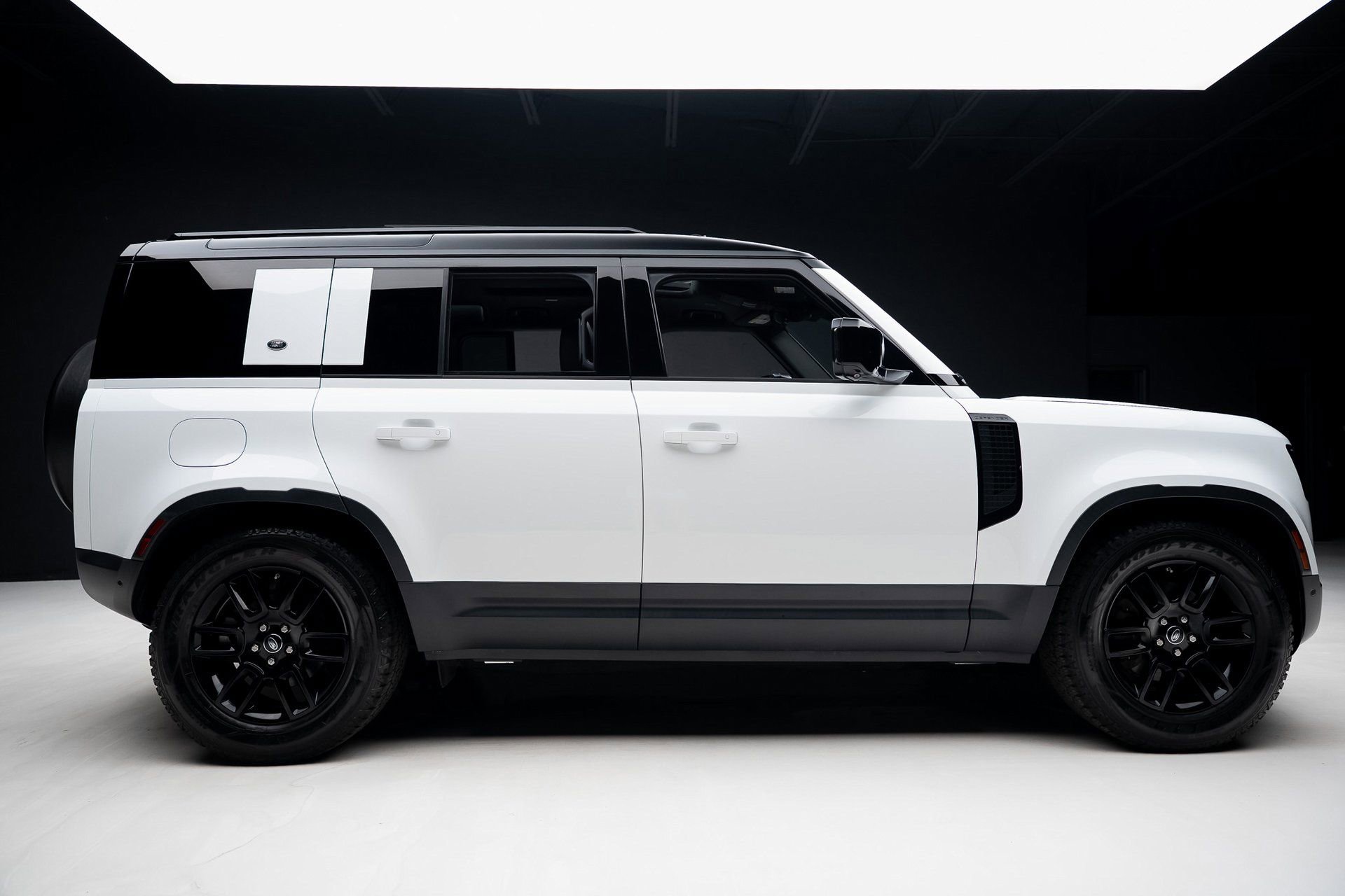 Used 2021 Land Rover Defender 110 S image 36