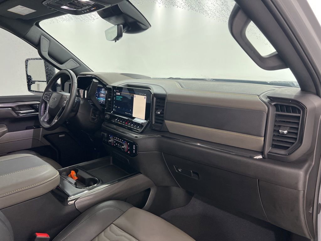 Used 2024 Chevrolet Silverado 2500 ZR2 w/ Technology Package image 26